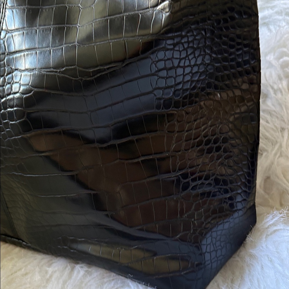 H&M by Divided hobo bag - Picture 3 of 4
